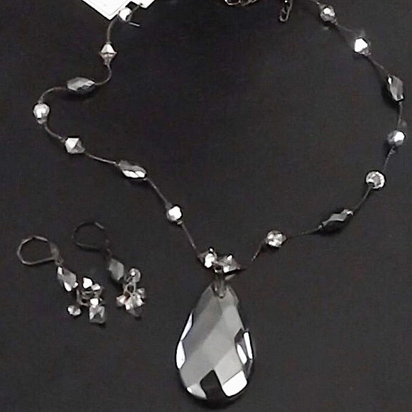 Hematite & Swarovski Crystal Earrings & Necklace - Picture 6 of 14